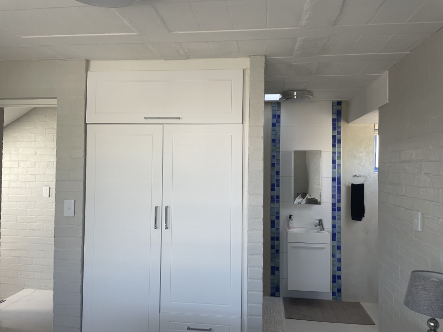 4 Bedroom Property for Sale in Paradise Beach Western Cape